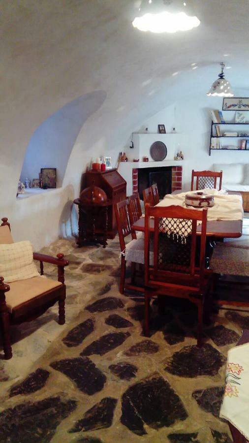 Charouda Stone Tower Apartment Pyrgos Dirou Luaran gambar