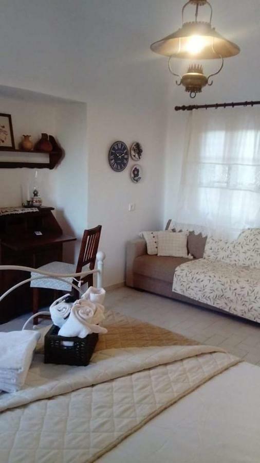 Charouda Stone Tower Apartment Pyrgos Dirou Luaran gambar