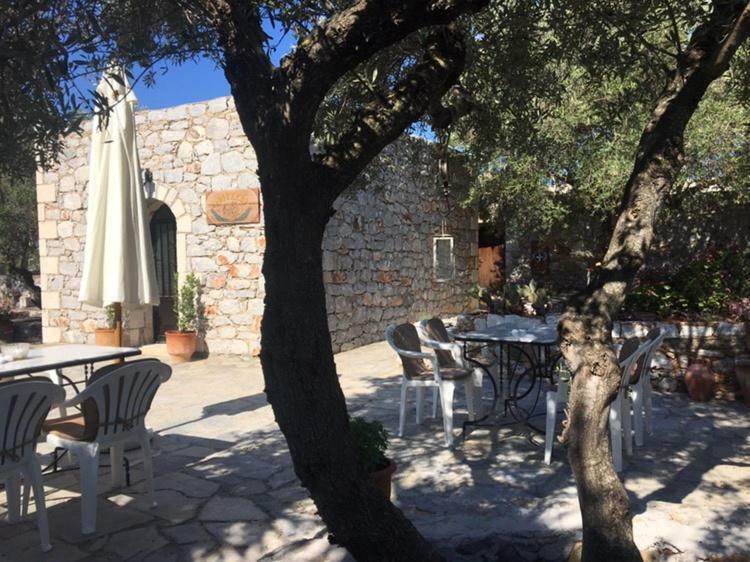 Charouda Stone Tower Apartment Pyrgos Dirou Luaran gambar